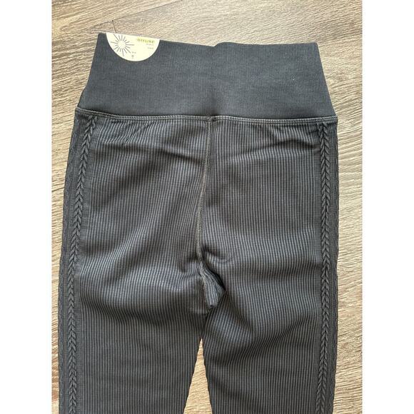 NWT Offline By Aerie Seemless 7/8 Legging Ribbed Cable-Knit Black Size M - Picture 7 of 7
